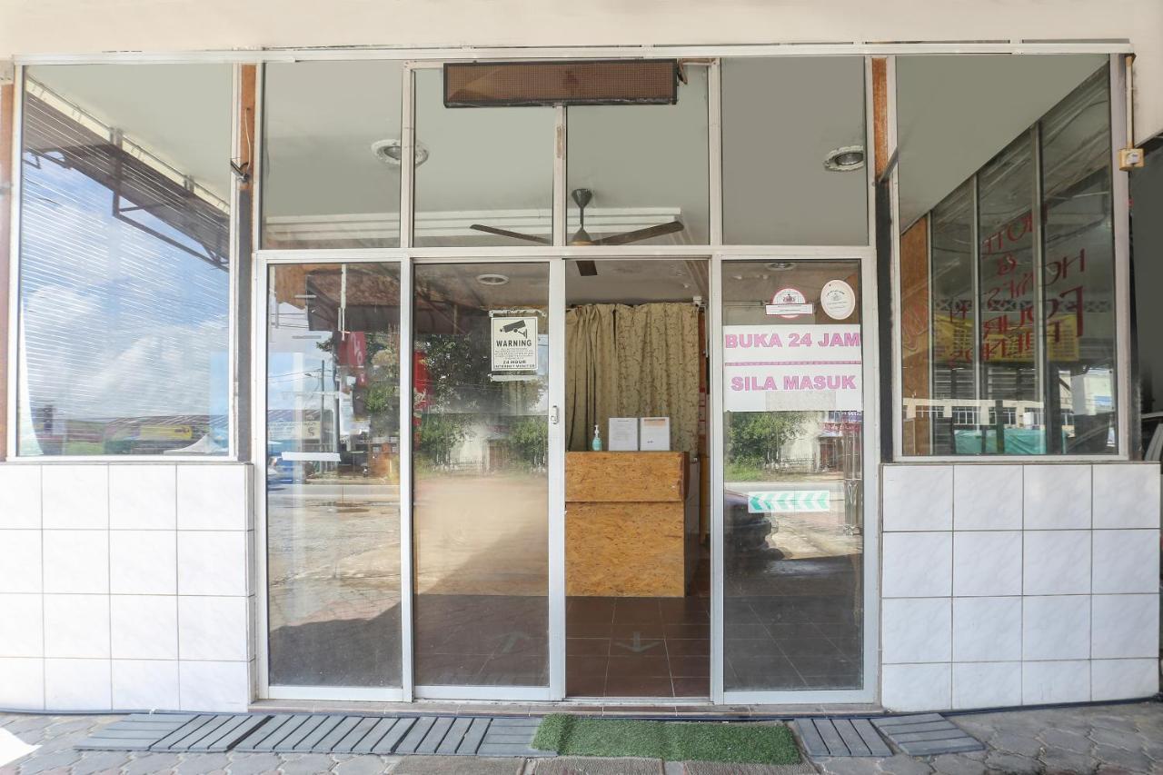Oyo 90321 Hotel Bajet Sri Manal Tanah Merah  Exterior foto