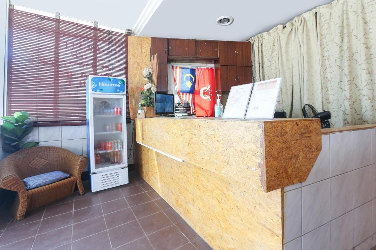 Oyo 90321 Hotel Bajet Sri Manal Tanah Merah  Exterior foto