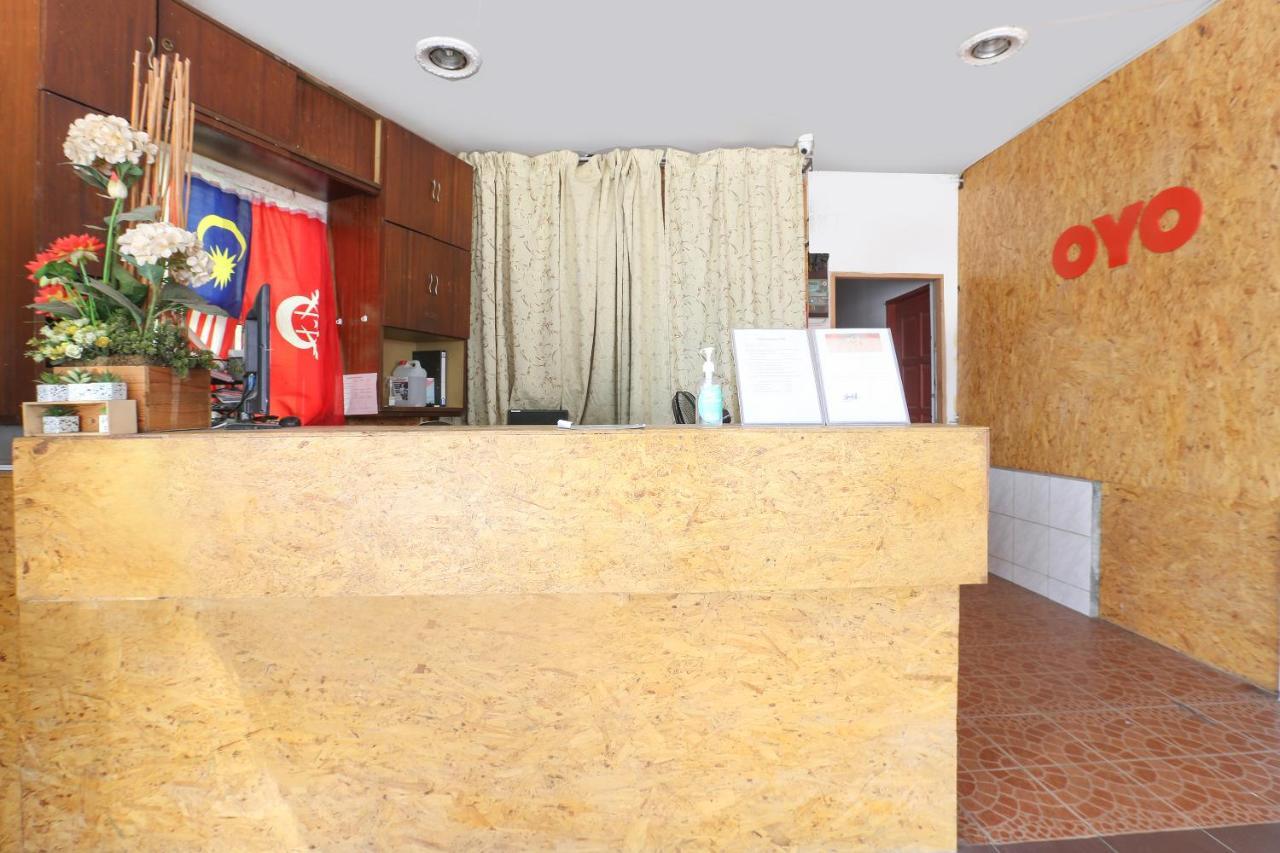 Oyo 90321 Hotel Bajet Sri Manal Tanah Merah  Exterior foto