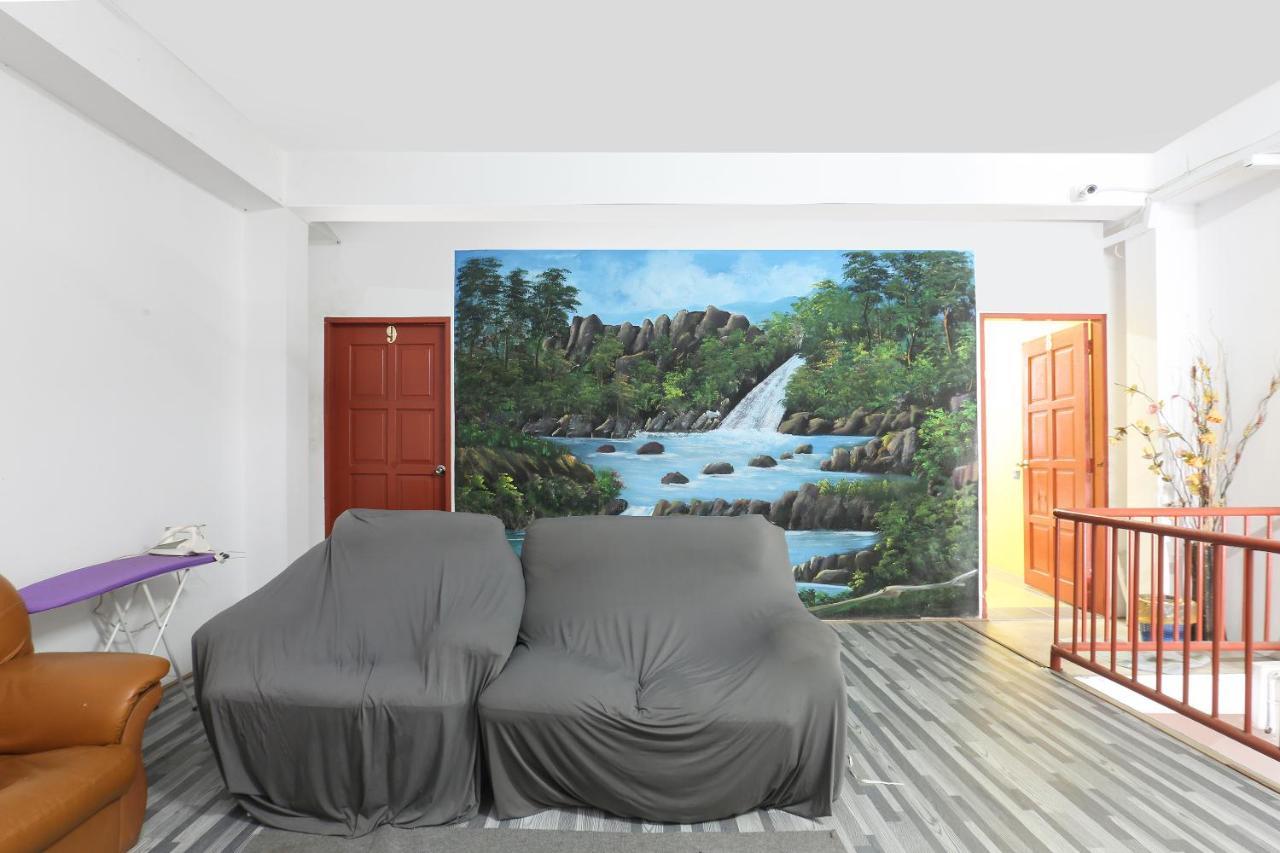 Oyo 90321 Hotel Bajet Sri Manal Tanah Merah  Exterior foto